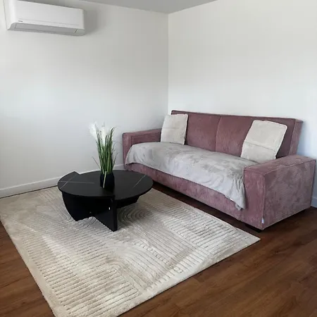 Longchamps 5 - Air-conditioned - Ground Floor - Modern エクスレバン