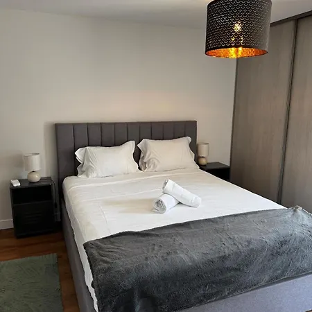 Longchamps 5 - Air-conditioned - Ground Floor - Modern *